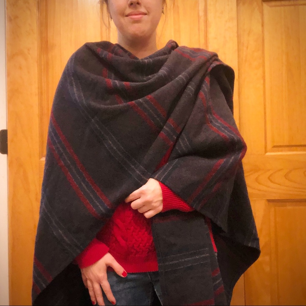 Vintage Pendleton 100% Virgin Wool Plaid Poncho